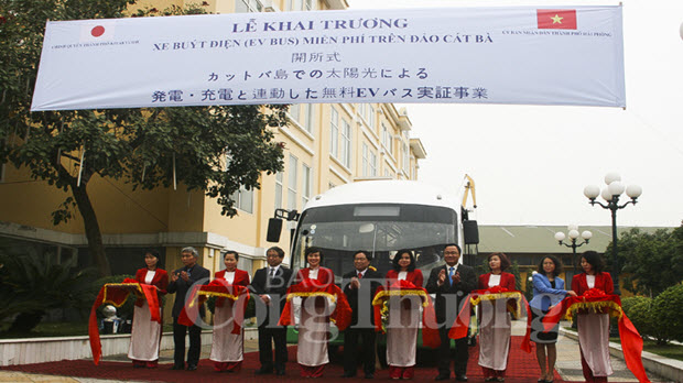  Hải Phòng công bố thử nghiệm xe buýt điện đầu tiên tại Việt Nam